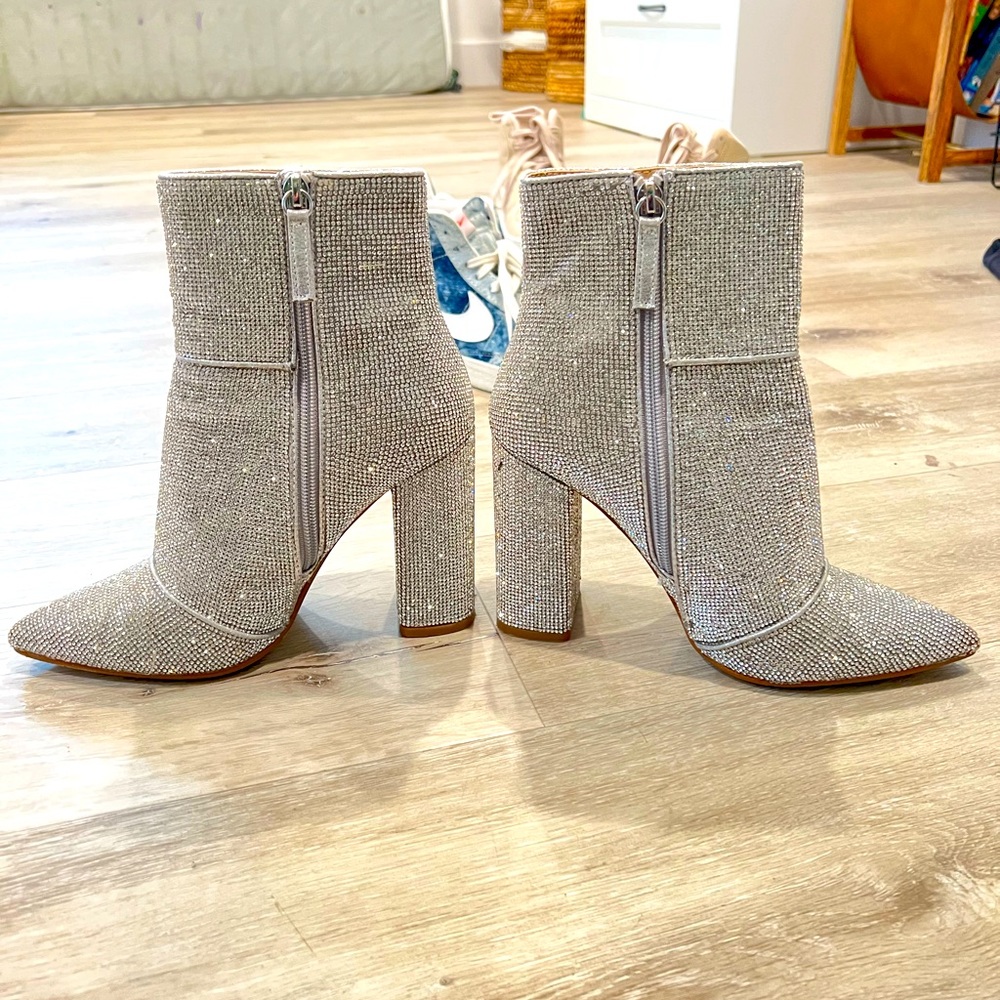 Steve Madden womens booties size 7.5